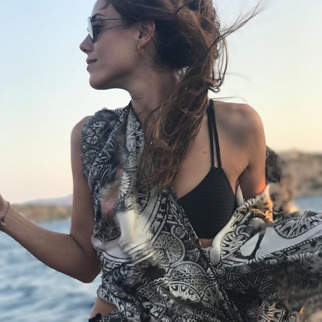 جانسو ديري الممثلة التركية