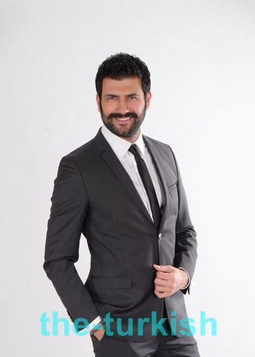 من هو ديردا ياسر ينال التركي عمره زوجته حصري post thumbnail image